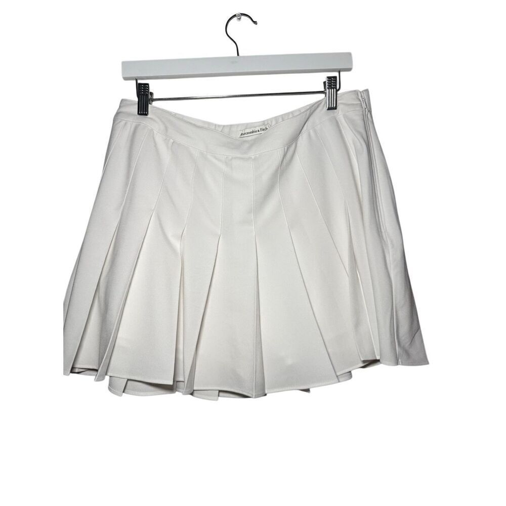 Abercrombie & Fitch pleated white skort Large - Picture 4 of 6